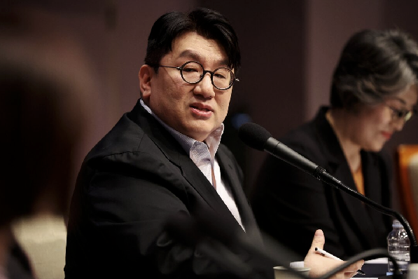 HYBE Chairman Bang Si-hyuk Accused of Pocketing $285 Million From HYBE’s IPO